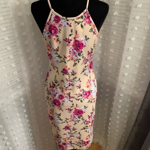 Love Chesley Tight Strap Floral Dress 